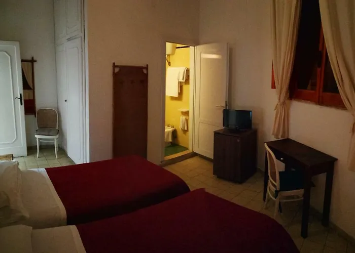 Visitponza - Le Stanze Sulla 3*