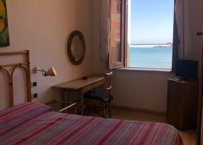 Visitponza - Le Stanze Sulla Guest house