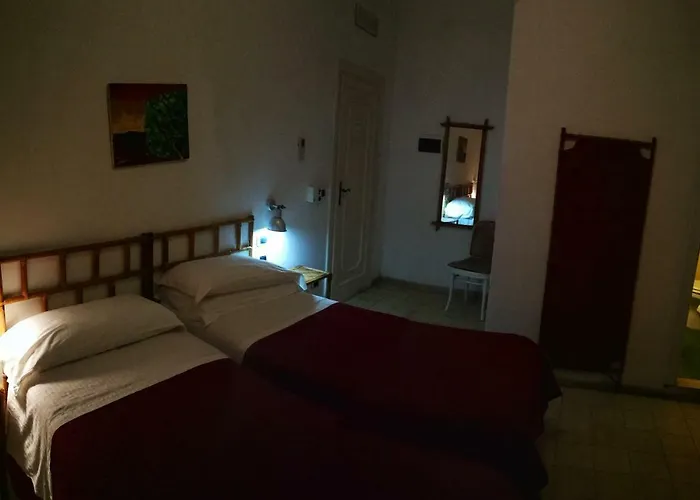 Guest house Visitponza - Le Stanze Sulla