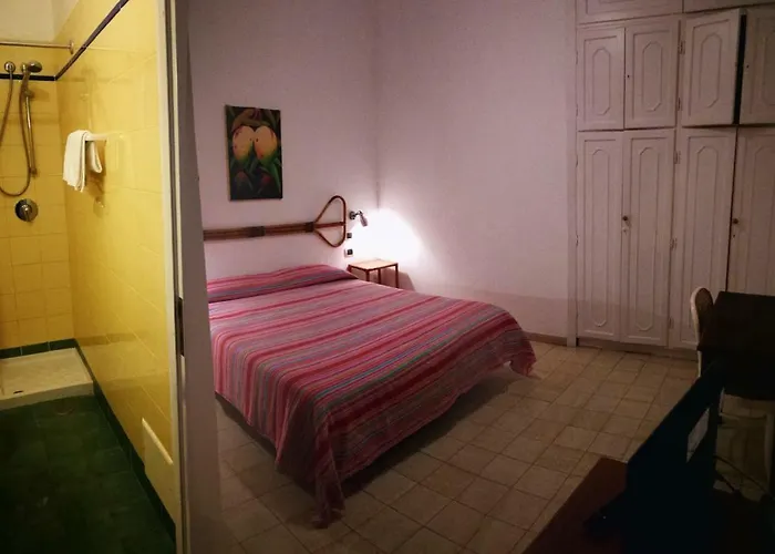 Guest house Visitponza - Le Stanze Sulla Ponza