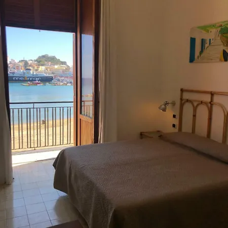 Penzion Visitponza - Le Stanze Sulla