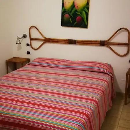Gasthuis Visitponza - Le Stanze Sulla 3*